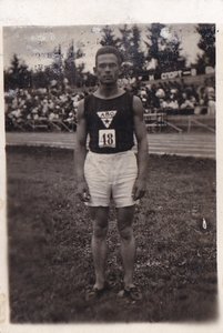 Спортсмен команды ЛВО Риверес. Лнг. 1925 год.