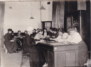 Женотдел при ЦК ВКПб. Менжинская,Коллонтай. 1920-е гг.