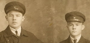 Комсомольцы в Форме с Кокардами в Виде значков " КИМ "!!!!!!