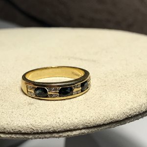 Красивое колечко сапфиры и бриллианты..золото