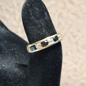 Красивое колечко сапфиры и бриллианты..золото