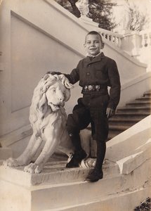 Юный модник с крутым ремнём. Архангельское,1950 год.