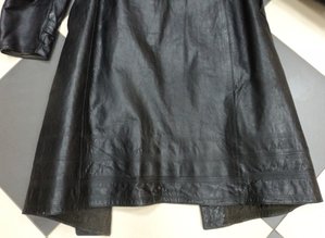 Кожаный плащ. Военлёт?