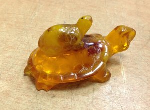 Черепаха из янтаря