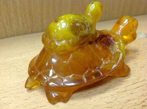 Черепаха из янтаря