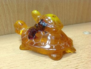 Черепаха из янтаря