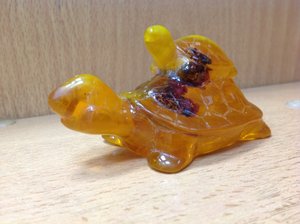 Черепаха из янтаря