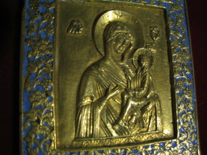 Богоматерь Тихвинская в винограде. Эмаль.