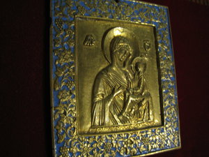 Богоматерь Тихвинская в винограде. Эмаль.