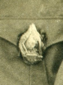 НКВДшник со знаком R