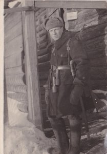 Кавалерист. Шашка,гранаты,штык-нож. Зима 1942 года.