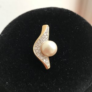 Подвеска ЖЕМЧУГ куча бриллиантиков..золото