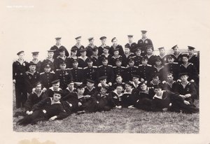 Группа моряков Черноморского Флота. Два Героя Сов.Союза.1951