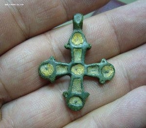 Красивый домонгольский крестик в эмалях - киевский тип