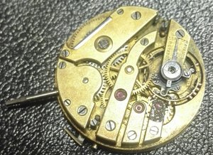 Часовой механизм. с циферблатом от золотых часов.. (часы кул