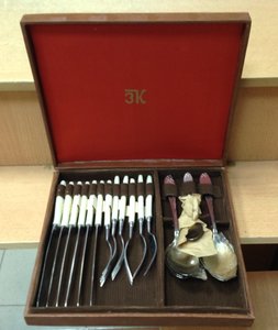 Столовый набор на 24 предмета в коробке.