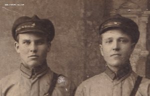 Два бойца РККА. Знаки. 1920-е годы.