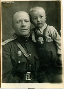 Фотографии Милиционера с Редким Знаком, 4 шт.