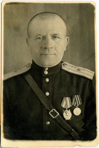 Фотографии Милиционера с Редким Знаком, 4 шт.