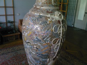 Огромная ваза. Подскажите.
