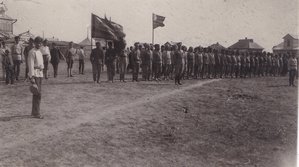 Парад одной из частей РККА в Тюмени. Знамёна. 1923 год.
