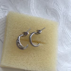 Сережки гвоздики с бриллиантиками белое золото 585