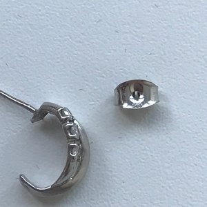 Сережки гвоздики с бриллиантиками белое золото 585