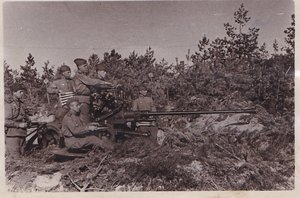 Расчёт зенитного орудя. 2-й Приб.фронт. 1944 год. 3 фото.