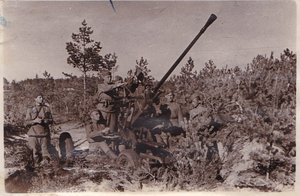 Расчёт зенитного орудя. 2-й Приб.фронт. 1944 год. 3 фото.