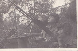 Стрельба по самолётам. Зап.фронт. 1942 год.