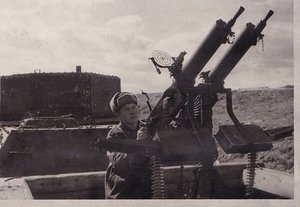 Зенитная установка на бронепоезде.Калининский фронт. 1943 г.