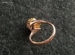 Кольцо женское с самородком.