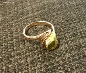 Кольцо женское с самородком.