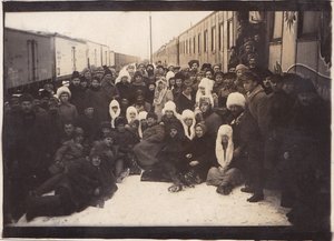 М.И.Калинин с сотрудниками агит-поезда "Окт.Революция".