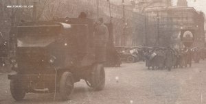 Парад в Москве. Броневики "Гарфорд". 1918 год.