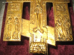 Крест киотный с избранными праздниками. В золоте.
