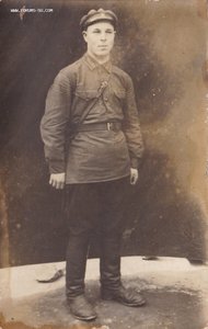 Красноармеец. Шифровка - "10 ОКБ (или ОКП)".