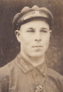 Красноармеец. Шифровка - "10 ОКБ (или ОКП)".