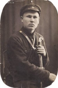 Кавалерист с шашкой