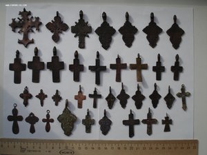 подборка 36 штук нательных медных крестиков до 1917 года