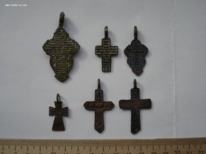 подборка 36 штук нательных медных крестиков до 1917 года