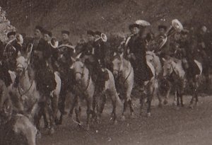 Казачья часть на походе. Оркестр. Сев.Кавказ. 1942 г.