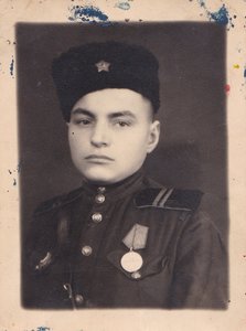 Мл.сержант в кубанке. Медаль "За Отвагу". Австрия,1946 г.