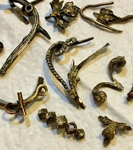 Лом 56-й пробы+67 бриллиантов (алмазов)