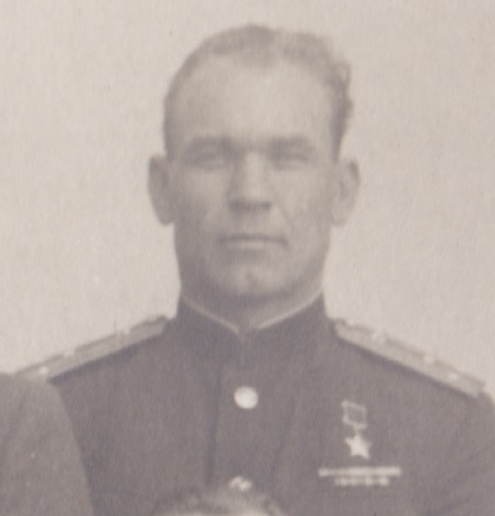 "Академики". Генерал-майор, капитан ГСС. Ромбы.