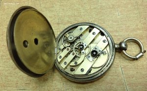 Часы 1898-1901 год внутри крышки Череп и кости