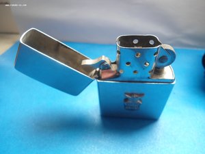 Зажигалка Zippo c кожанным чехлом ,старая