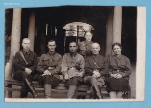 Группа военных. Ромбы в петлицах. ВОВ.