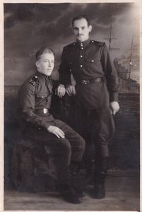 Бойцы береговых частей (?) Балтийского Флота. Шифровка.