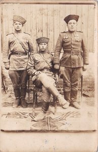 Красавцы-казаки - кавалеры орденов Славы и БКЗ.